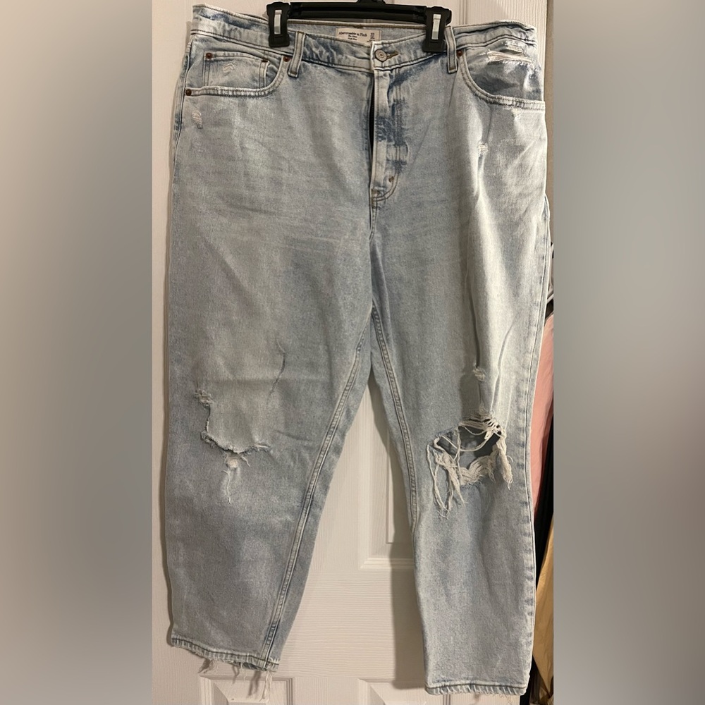 Abercrombie & Fitch The Mom High Rise jeans, distressed, size 33/16Short